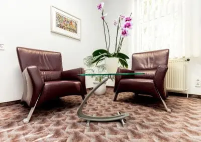 Sitzgelegenheiten Wartebereich